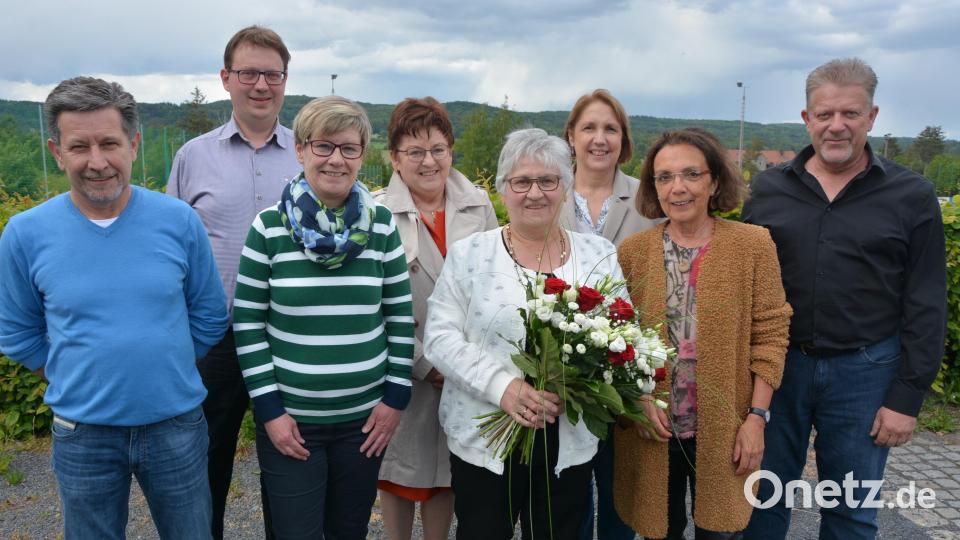 Neuwahlen standen beim SPD-Ortsverein Pechbrunn-Groschlattengrün an. Im Bild (von links) Markus Hager, Thomas Flügel, Ortsvorsitzende Isgard Forschepiepe, Kreisvorsitzende Brigitte Scharf, Ingrid Köstler, MdL Annette Karl, Gabi Neumüller-Wölfl und Roland Zeitler. Bild: jr