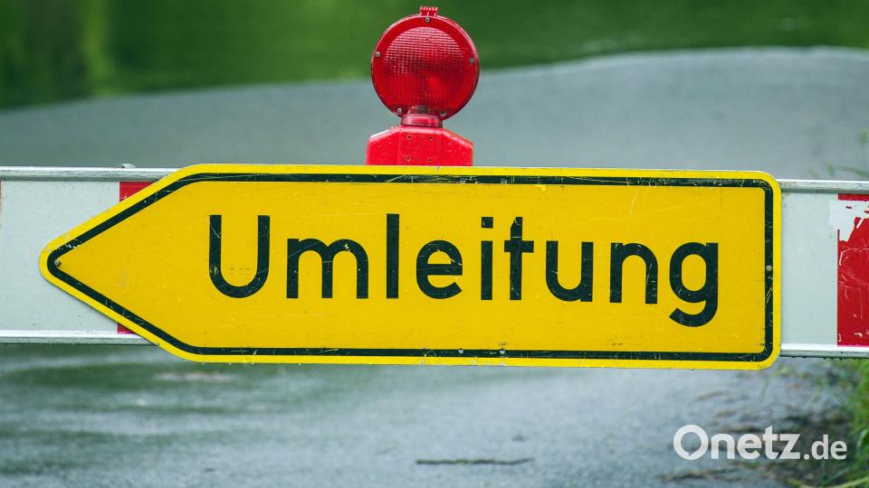 Die B22 zwischen Erbendorf und Krummennaab bleibt in den nächsten Wochen gesperrt. Symbolbild: David Ebener/dpa