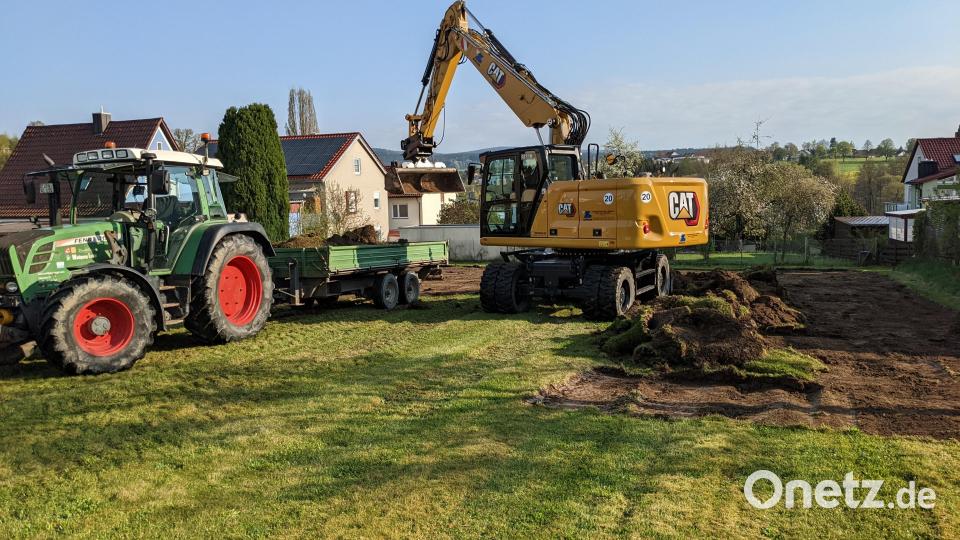 Derzeit wertet der CSU-Ortsverband den Spielplatz an der Windischkapellenstraße in Erbendorf auf. Bild: Dominik Vollath/exb