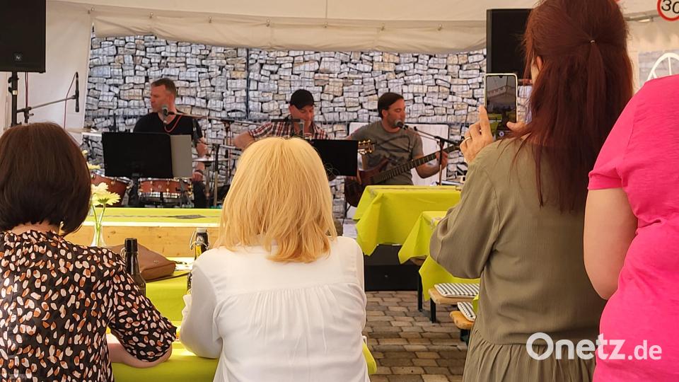 „Die Weiherer“ sorgten in Waldershof für Stimmung bei der 30-Jahr-Feier. Bild: Senioren-Servicehaus Waldershof/exb