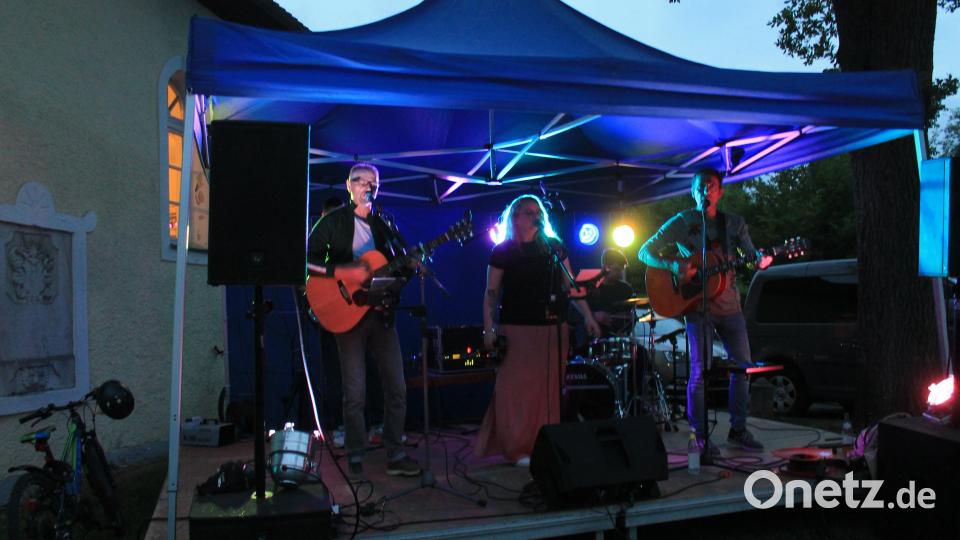 Die Band &quot;Treibhauz&quot; spielte beim Gartenfest der Kolpingsfamilie. Bild: Kolpingfamilie Kemnath/exb