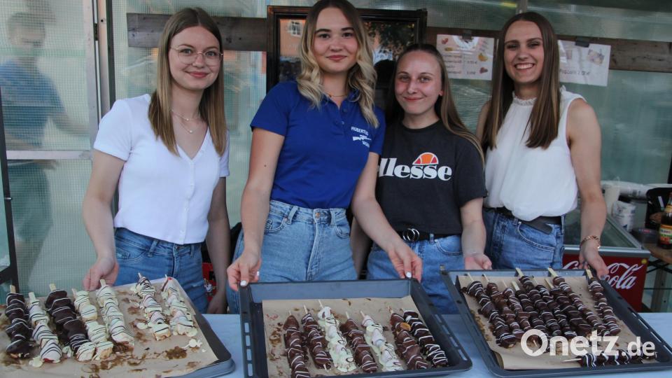 Leckere Fruchtspieße gab es bei den Wondrebern. Bild: kro