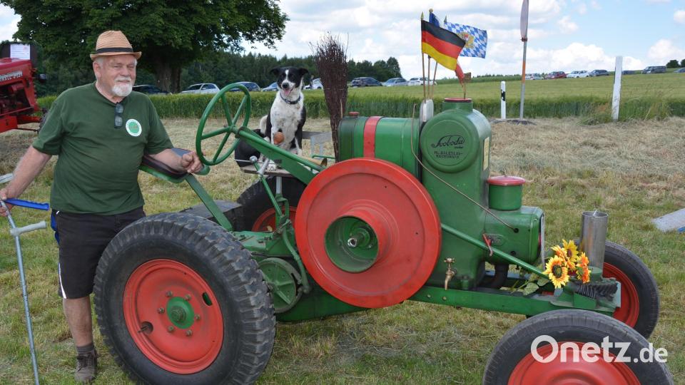 Immer ein Hingucker ist der „Svoboda“ aus dem Jahr 1935 des Kleinbüchlbergers Vladislav Migula. Stets mit dabei Hund „Sissi“. Bild: jr