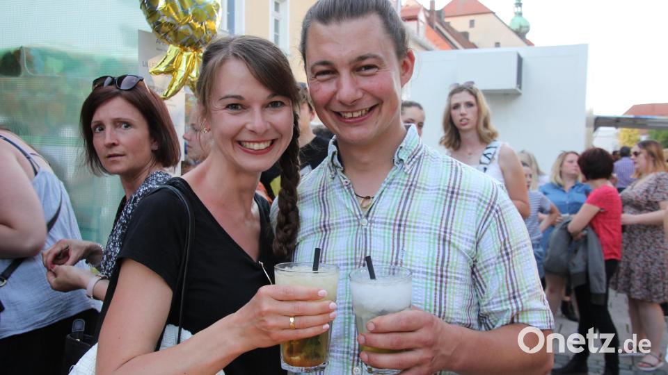Christina und Benjamin Trenner genießen einen Caipirinha. Bild: kro