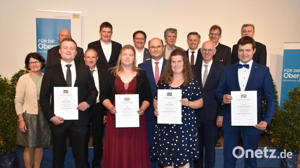 Die neuen Landwirtschaftsmeister aus dem Landkreis Schwandorf. Bild: hcz