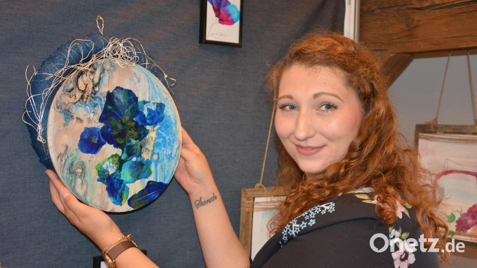 Beim Bad Neualbenreuther Kreativmarkt präsentierte auch Sarah Matzke ihre Arbeiten. Bild: jr