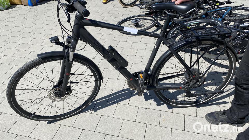 Die Schleierfahnder ziehen auch gestohlene Fahrräder aus dem Verkehr. Bild: GPI Waidhaus/exb