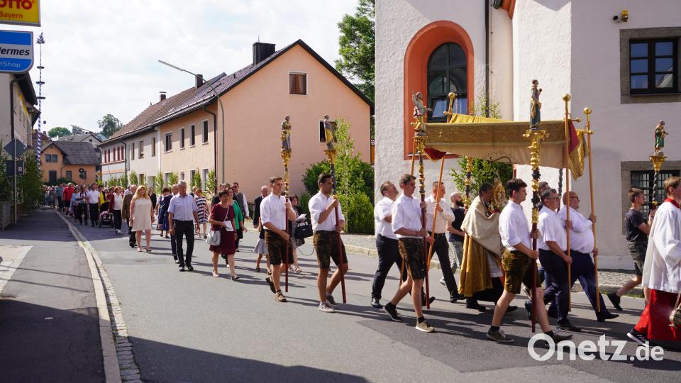 Fronleichnamsprozession der Pfarrei St. Sebastian Waldthurn. Bild: fvo