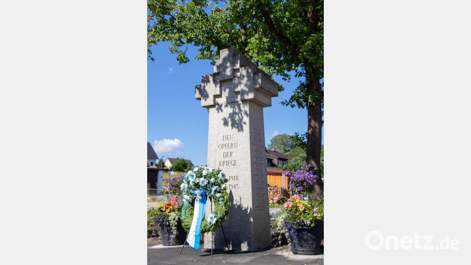 Robert Sendlbeck: „Ein Kriegerdenkmal ist ein reines Mahnmal und eine Gedenkstätte gegen den Krieg. Krieg ist keine Lösung. Krieg bringt nur Verderben und Vernichtung.“ Bild: ilt