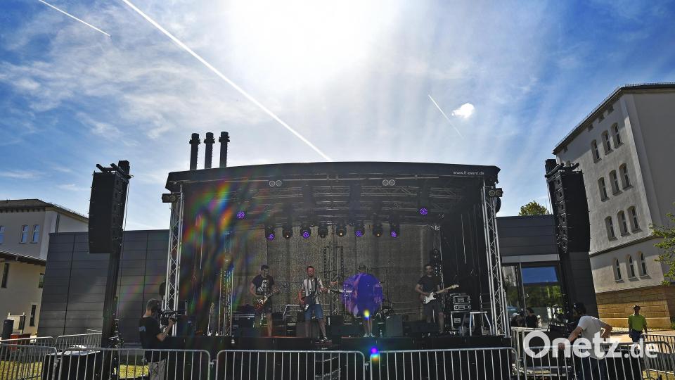 Sommer, Sonne, Sonnenschein - und die Big Boners auf dem OTH-Gelände. Bild: Petra Hartl