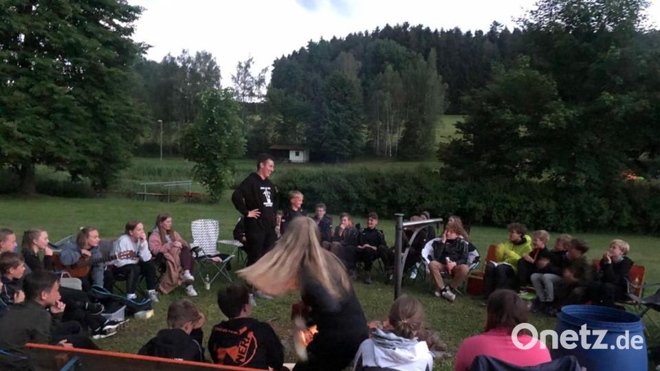 Die Ministranten der Pfarreiengemeinschaft Neustadt verbringen abwechslungsreiche Tage beim Zelten. Bild: Linda Schmauß/exb