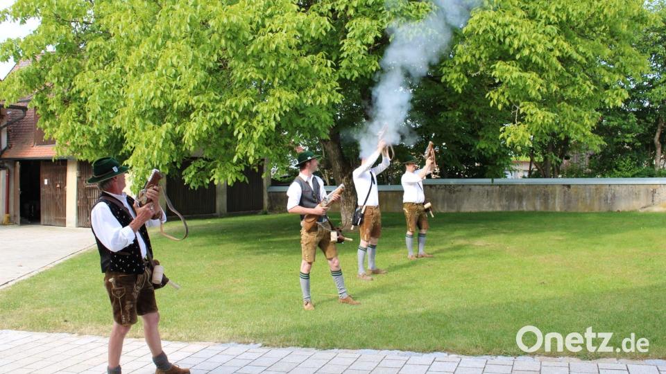 Der Rauch steigt auf bei den Johannisbergschützen. Der neue Verein lässt es in den nächsten Tagen krachen. Bild: gri