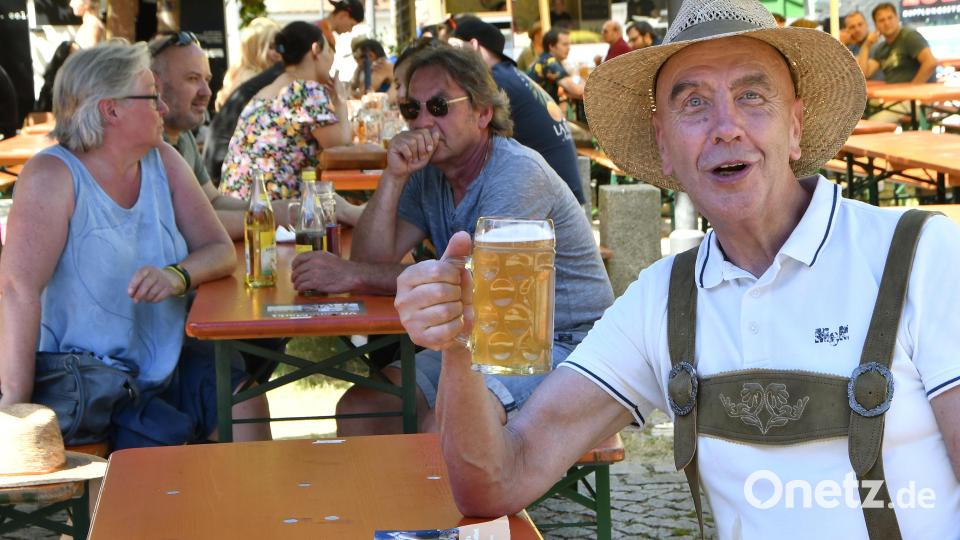 Prost Amberg - auf ein schönes Altstadtfest! Bild: Petra Hartl