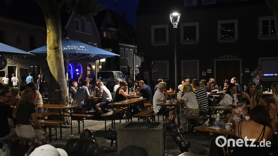 Am Schweinchenbrunnen klang der Abend gemütlich aus. Bild: Petra Hartl