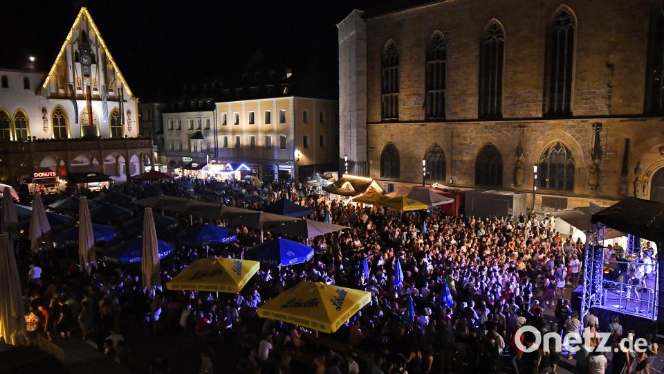 Ein schöner Anblick: Der Marktplatz bei Nacht. Bild: Petra Hartl