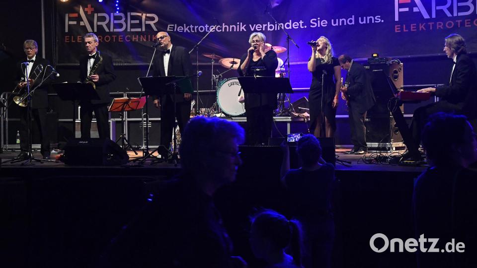 Fundamental Soul Thunder stilvoll im schwarzen Zwirn. Trotz der Hitze. Bild: Petra Hartl