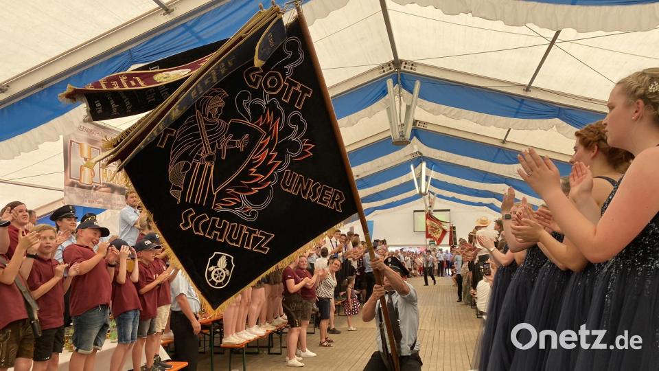 Ein Fahnenspruch, der stets allgemein, aber zum Fest ganz besonders für die Jubiläumswehr Brudersdorf gelten möge. Bild: aub
