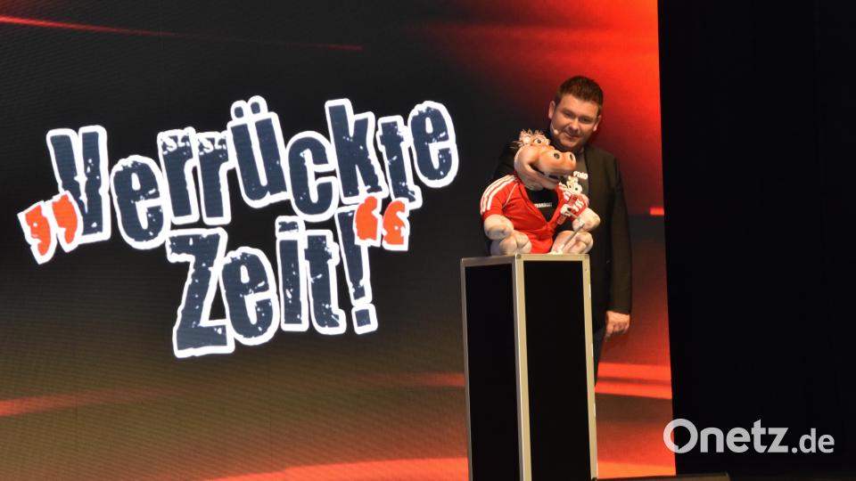 Sebastian Reich mit Nilpferd-Dame &quot;Amanda&quot;. Bild: hcz