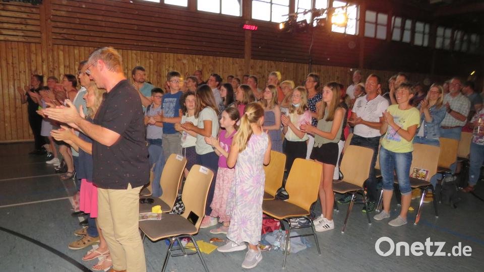 Ein tolles Musicalerlebnis hatten die über 300 Besucher und spendeten stehend Applaus. Bild: adj