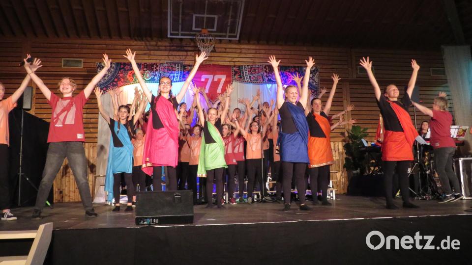 Ein tolles Musicalerlebnis hatten die über 300 Besucher in der Witron-Halle. Bild: adj