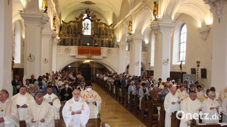 Die Stadtpfarrkirche beim Kapiteltag des Dekanats Tirschenreuth – Wunsiedel war bis in die letzte Bank vollbesetzt. Bild: kro