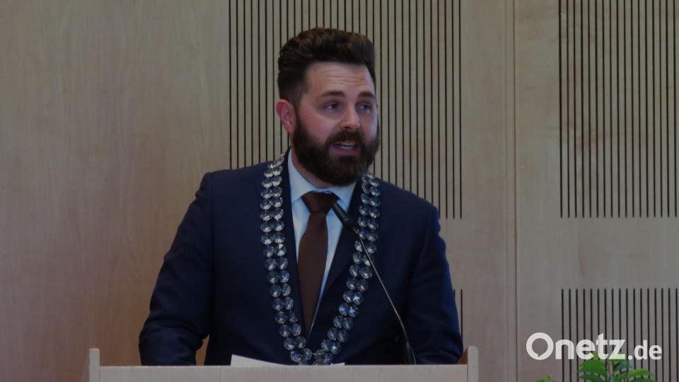 Laudator Bürgermeister Sebastian Dippold Bild: adj