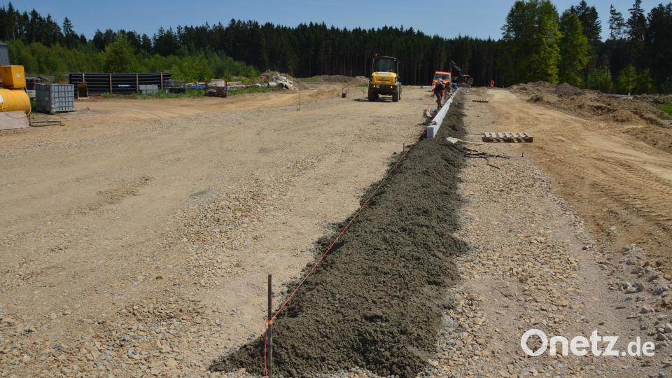 Die Arbeiten im neuen Gewerbegebiet sind in vollem Gange. Bild: dob