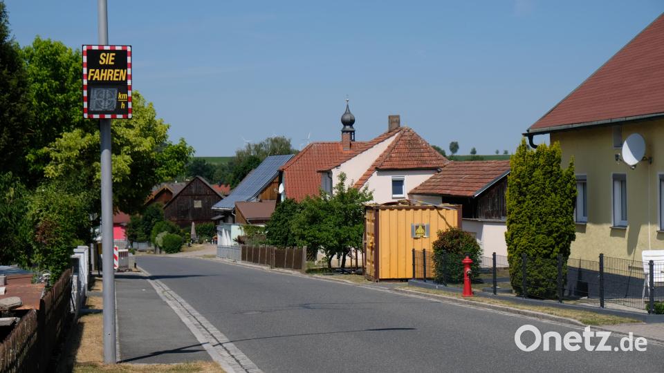 Die Temposünder in den Ortsdurchfahrten bremsen. Einer der Bürgerwünsche in der Bürgerversammlung Bild: do