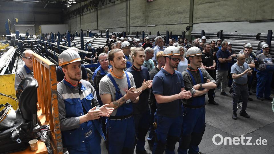 Das Rohrwerk Maxhütte musste Konkurs anmelden. Doch nun steht: Die 450 Mitarbeiter können ihren Job behalten - es gibt eine feste Zusage von Investoren. Bild: Petra Hartl