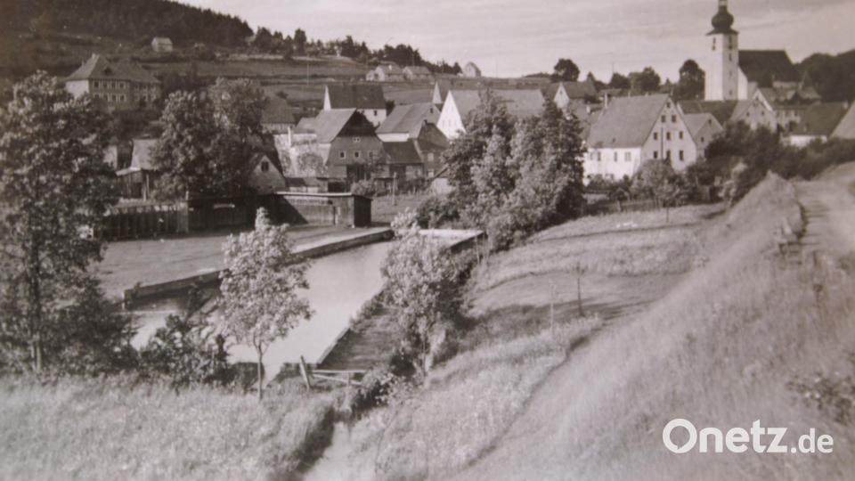 Das Freibad Etzelwang in seiner Anfangszeit. Archivbild: Förderverein Freibad Etzelwang/exb