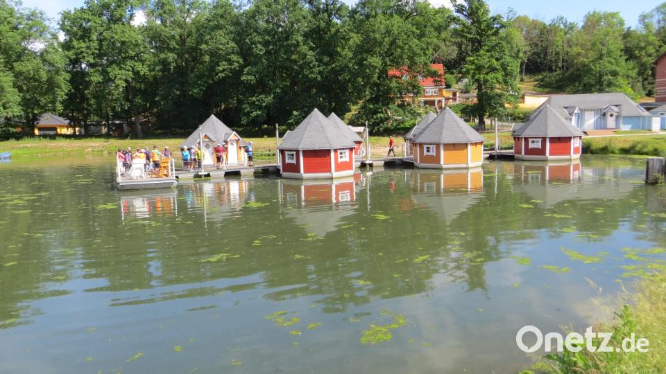 Schwimmendes Hüttendorf im Ort Eberstadt bietet interessante Alternative für einen Urlaub Bild: hzi/exb