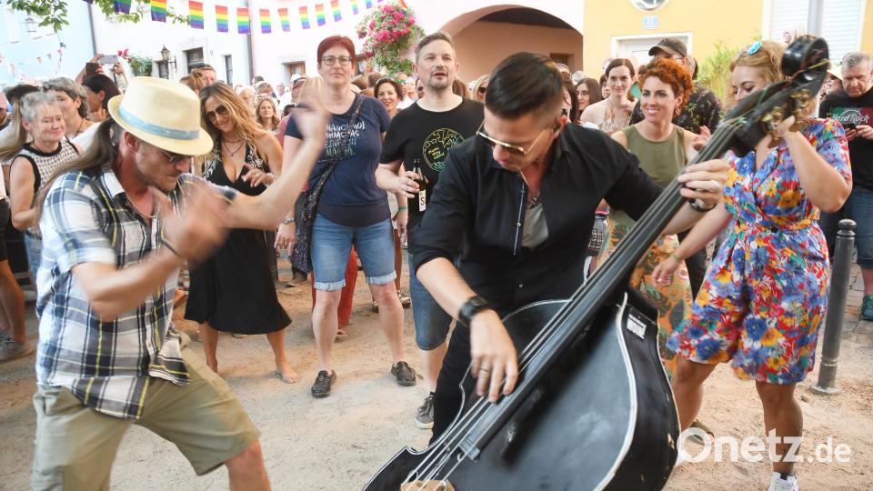 Endlich wieder Musik und Party: Das Bürgerfest in Weiden 2022. Bild: Gabi Schönberger