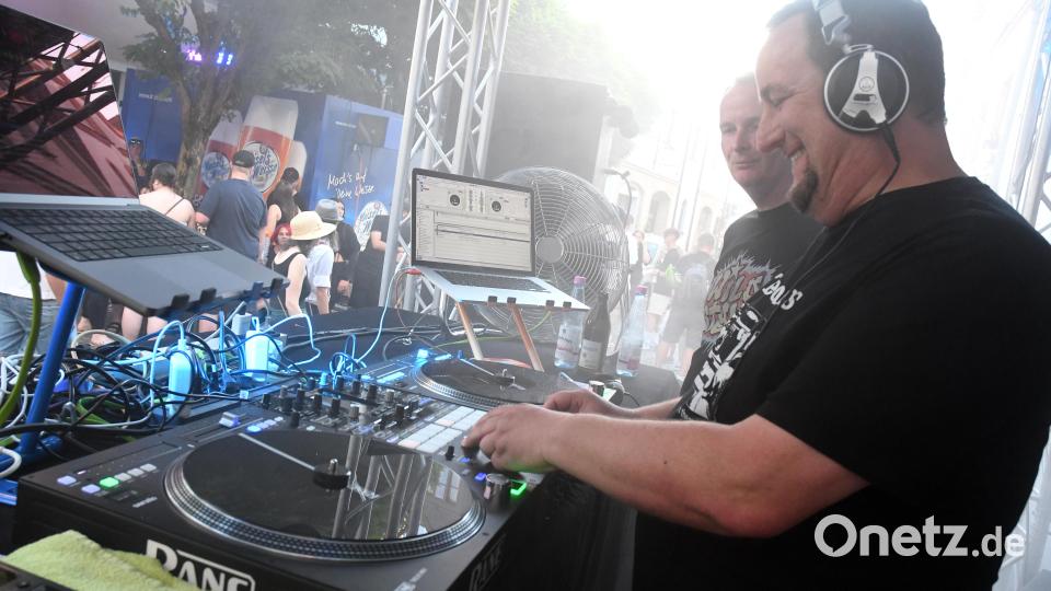 Endlich wieder Musik und Party: Das Bürgerfest in Weiden 2022. Bild: Gabi Schönberger