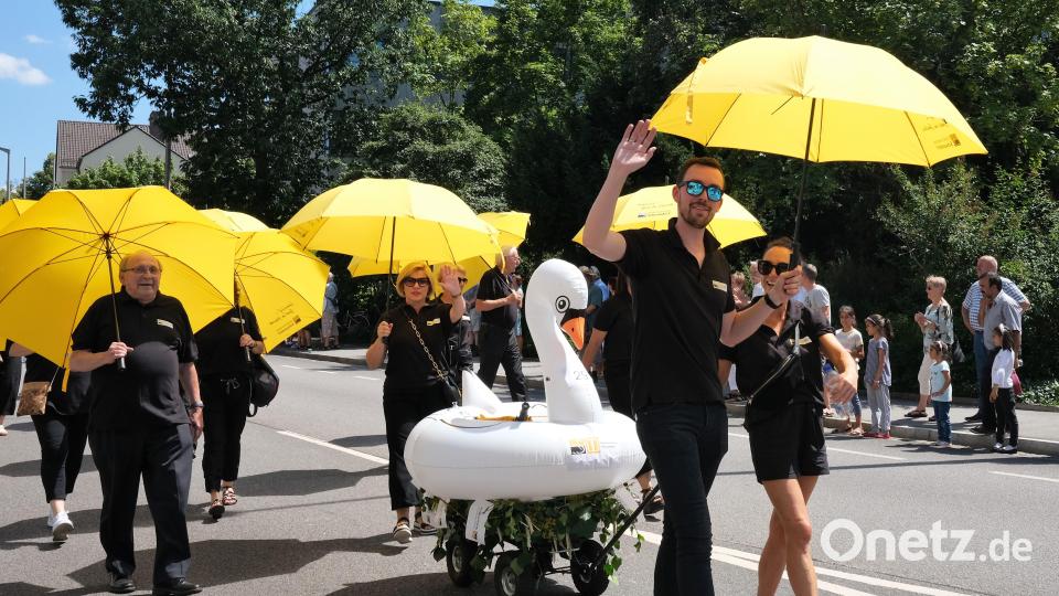 Die Mitarbeiter des Schwandorfer Tourismusbüros und die Stadtführer warben für ihre Stadt. Bild: Hirsch