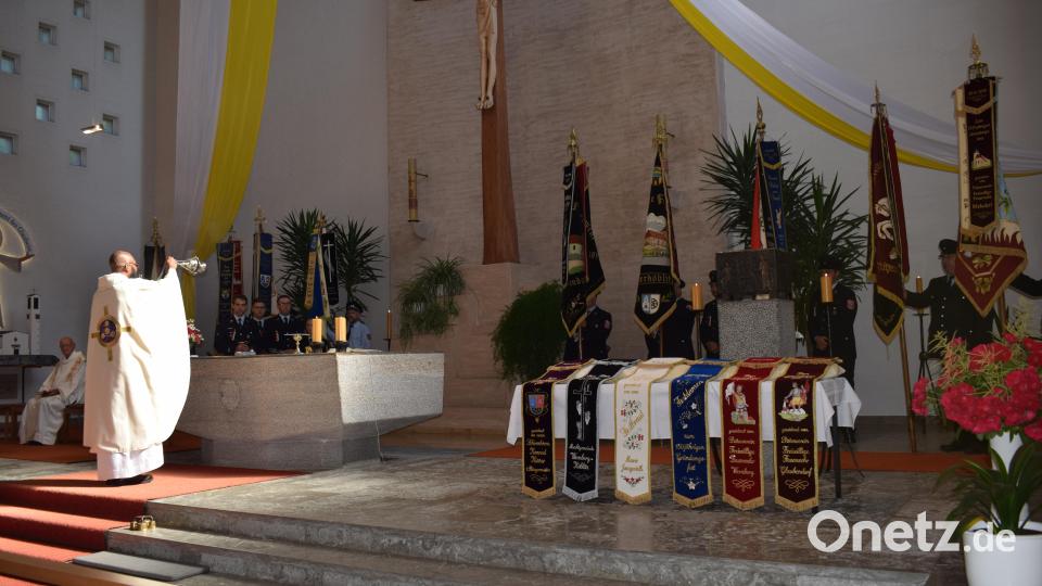 Pfarrvikar Bonaventure Ukatu zelebrierte den Festgottesdienst. Bild: bnr