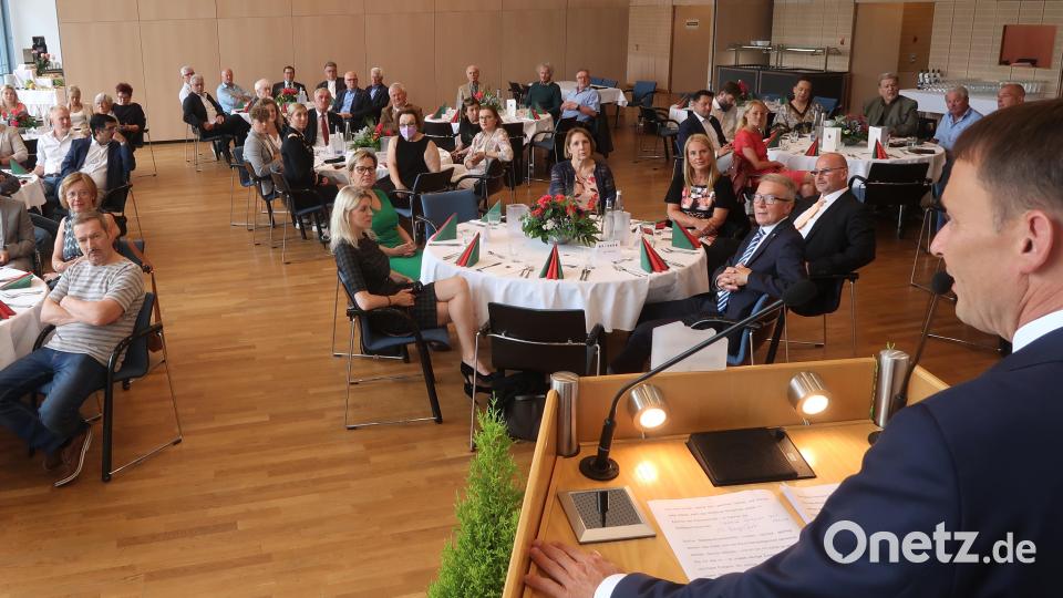 Oberbürgermeister Jens Meyer beschwor bei seiner Festansprache den Gemeinschaftsgeist. Bild: Kunz