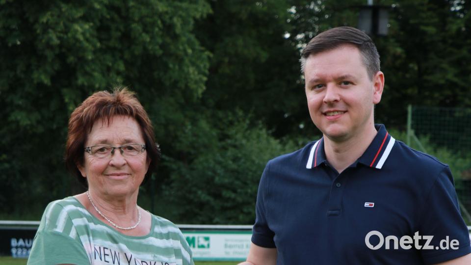 Berta Meyer übergab ihr Amt als Vorsitzende des SV Sorghof an Dominik Fischer. Bild: Christian Renner
