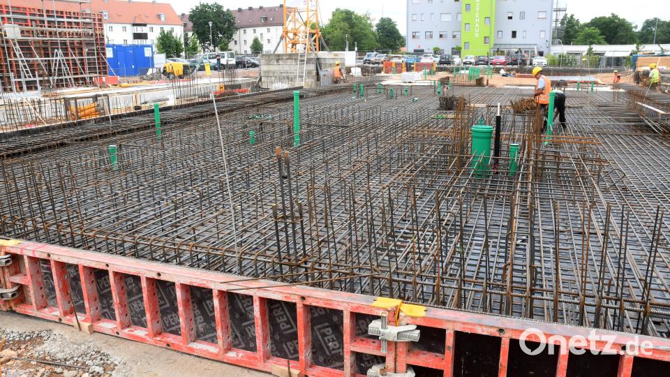 62 Meter lang und 32 Meter breit ist das Gebäude. Es wird 17 Meter hoch mit vier Etagen. Bild: Gabi Schönberger