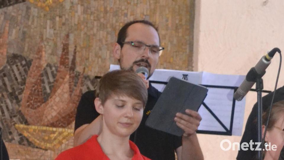 Tiefe Klänge füllten den Kirchenraum aus, wenn die Männer zum Solo ansetzten wie Michael Ziegler bei &quot;A million dreams&quot;. Bild: kki