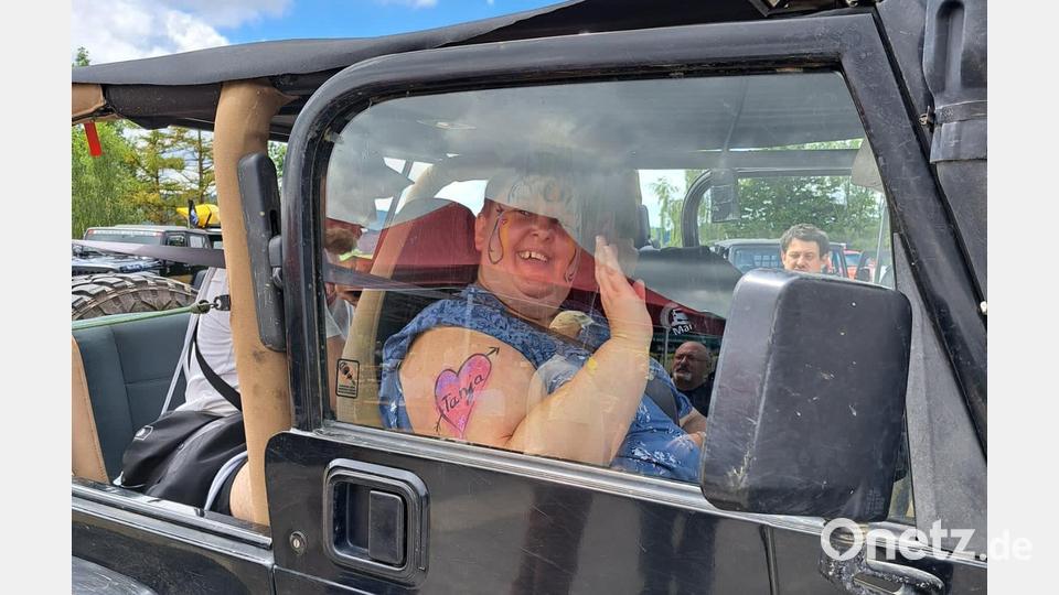 Die Gäste dürfen in den speziellen Jeeps der &quot;Offroad Freunde Oberpfalz&quot; mitfahren. Bild: frd