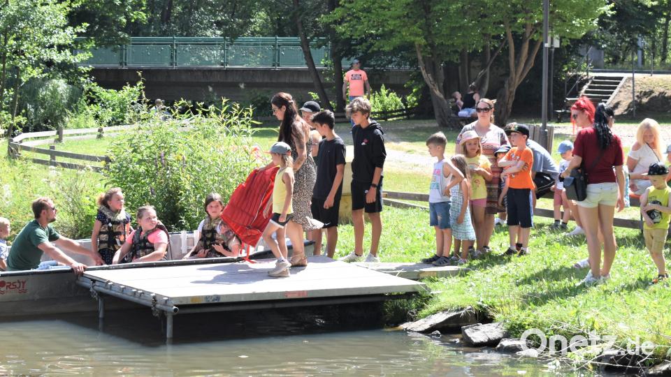 Langes Anstehen beim Bootfahren Bild: rgr