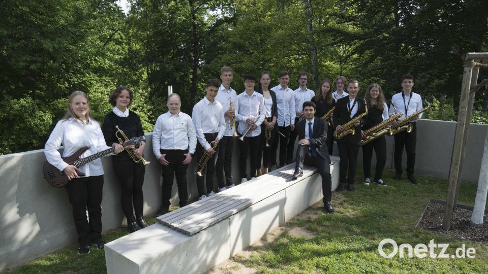 Die Bigband des Gymnasiums Neustadt spielt am Sonntag, 17. Juli, um 17 Uhr im Winkler-Garten zugunsten des Philipp-Neri-Werks auf. Bild: exb/Tobias Trottmann