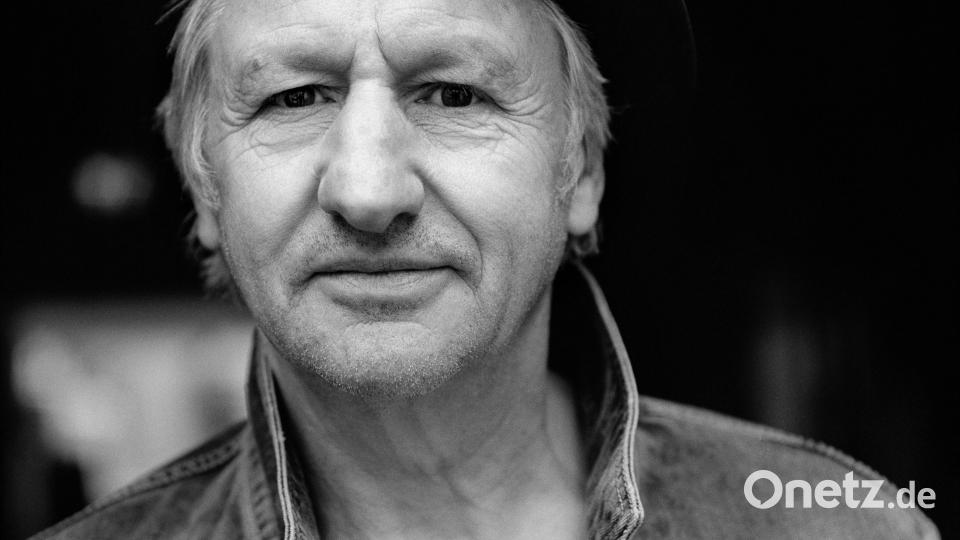 Am ersten Abend des Basalt-Open-Air tritt Kabarettist und Liedermacher Georg Ringsgwandl auf. Bild: Christian Kaufmann