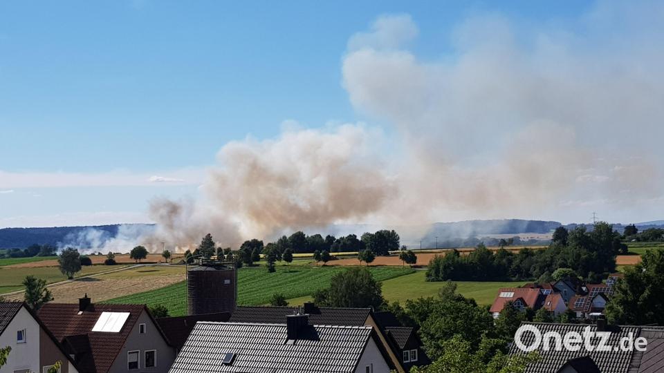 Der dichte Rauch war bis nach Vohenstrauß zu sehen. Bild: dob