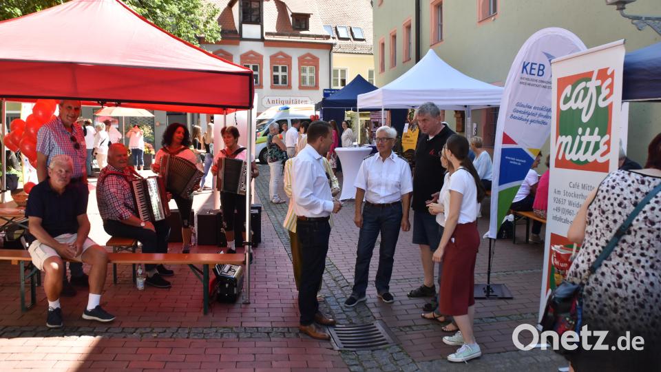 OB Jens Meyer im Gespräch mit Beteiligten Bild: hcz