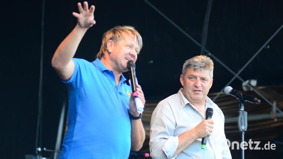 Oberpfalzfestival. Moderator Jürgen Meyer (links) und Veranstalter Alfred Eckl. Bild: Kunz