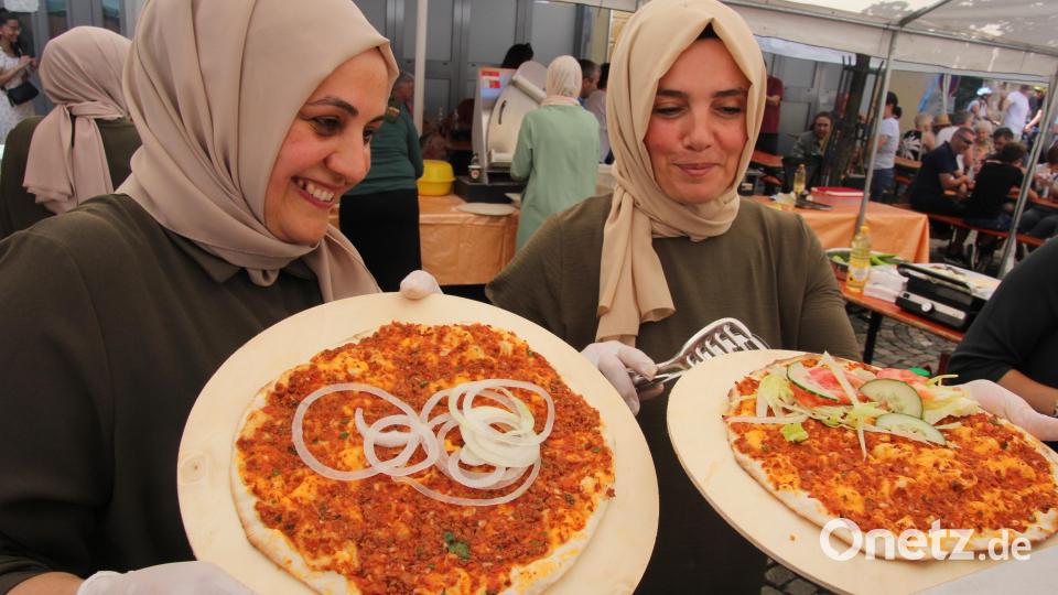 Türkische Spezialitäten bot der türkische Frauenbund an. Bild: kro
