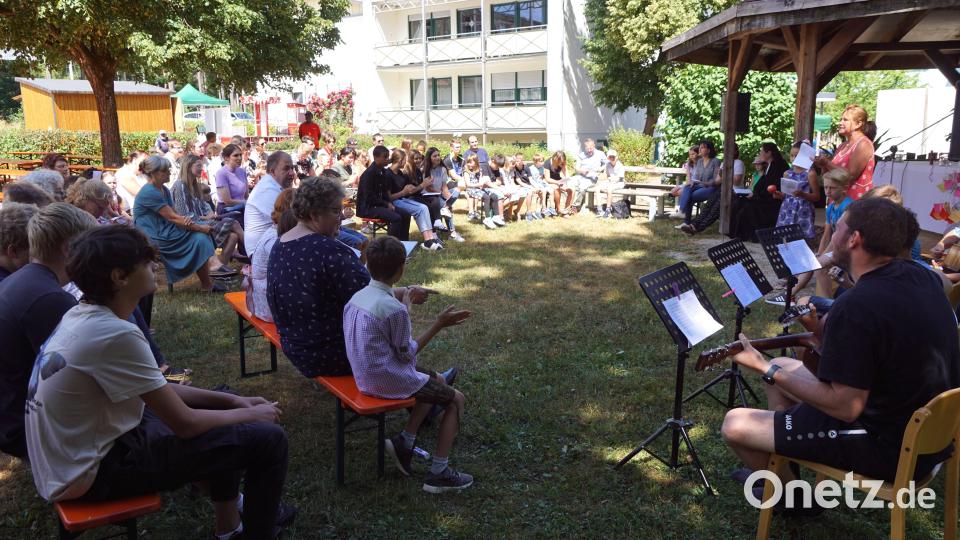 Schon der Familiengottesdienst zum Sommerfest zählte viele Besucher. Bild: bkr