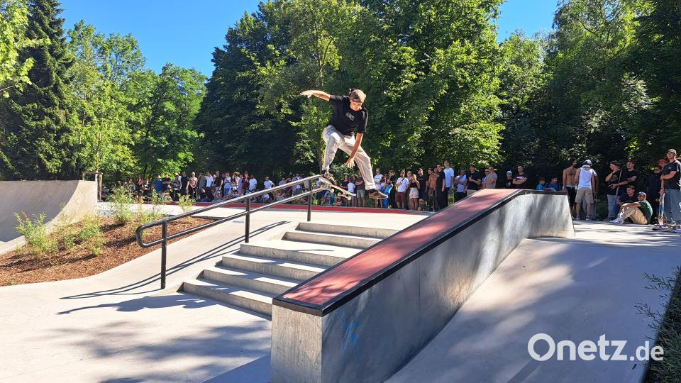 Mit gewagten Sprüngen beim Wettbewerb um den Best Trick versetzten die Skater das Publikum minutenlang in Staunen. Bild: Laura Enzmann