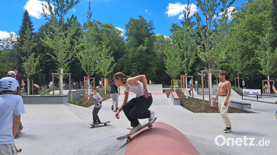 Die Teilnehmer zum Contest am Skatepark Weiden kommen aus ganz Deutschland. Bild: Laura Enzmann